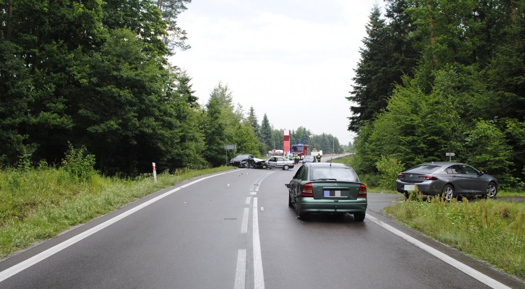 Tragedia w Świerczowie. Nie żyje kobieta [FOTO]