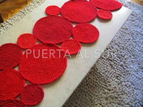caminos.crochet 1 - Caminos tejidos a crochet que decoran nuestras mesas...