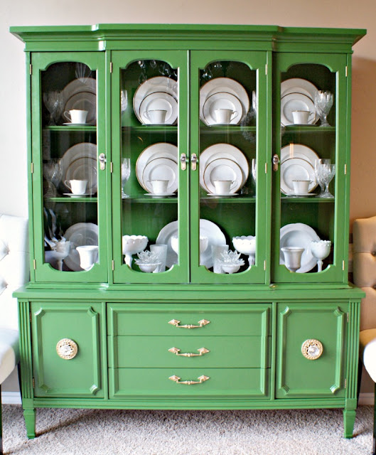 Top 10 Furniture Makeovers at the36thavenue.com I love the color choices!