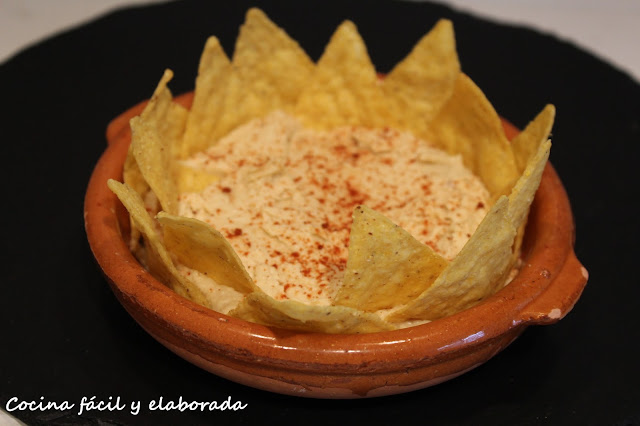 HUMMUS Y NACHOS