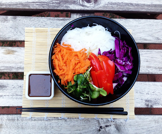 5 Step Veg rice noodle bowl with veggies