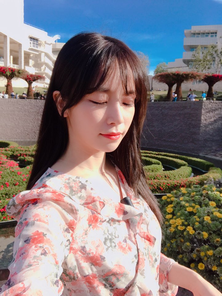 저저번 컨셉때 여러의미로 핫했던 컨셉과 정반대로 나오는 여자솔로 | 인스티즈