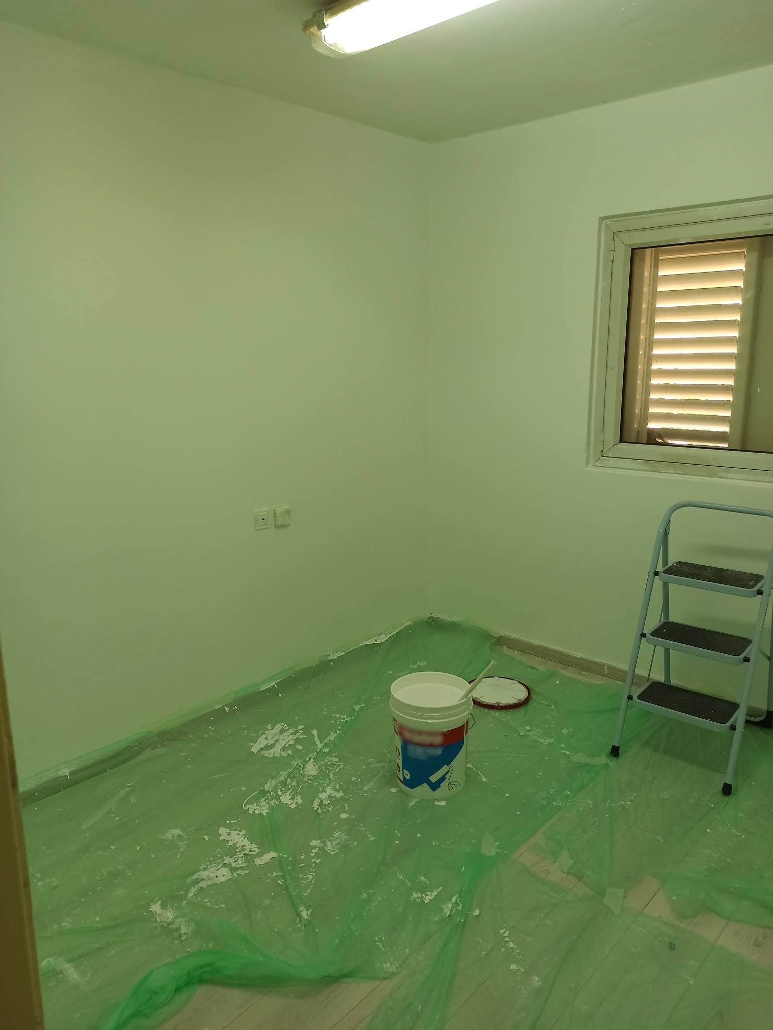 DIY Apartment Painting - Instructions How To Paint an Apartment Step By