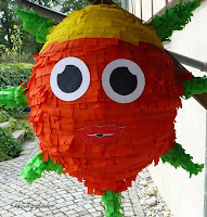 Buchgefieder: Wie bastel ich eine Piñata? Teil 2