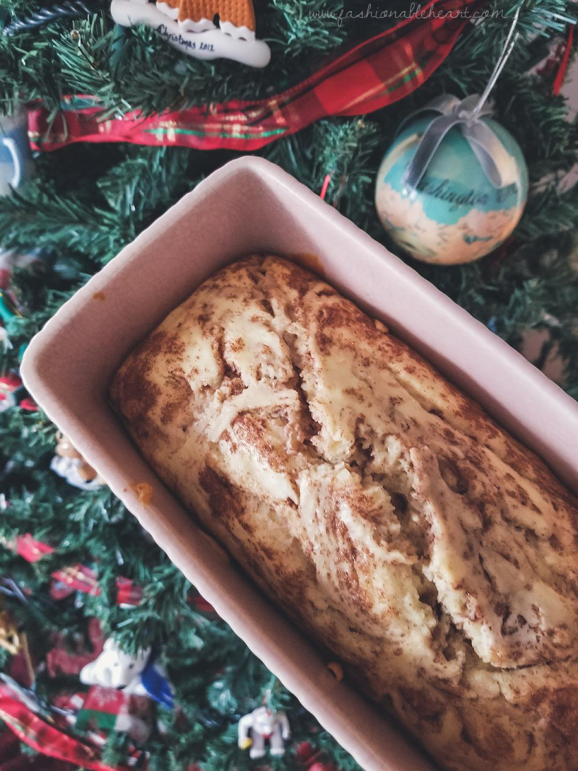 bbloggers, bblogger, bbloggersca, bbloggerca, canadian beauty bloggers, beauty blog, lifestyle blogger, five friday faves, friday favorites, holiday baking, music, books, advent calendar, harry potter, the silent patient, holiday spice, samantha chase, alex michaelides, cinnamon loaf