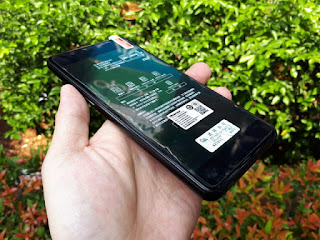 Hape Unik Hisense A2 Android 2.5D Dual LCD Screen RAM 4GB LTE Fingerprint