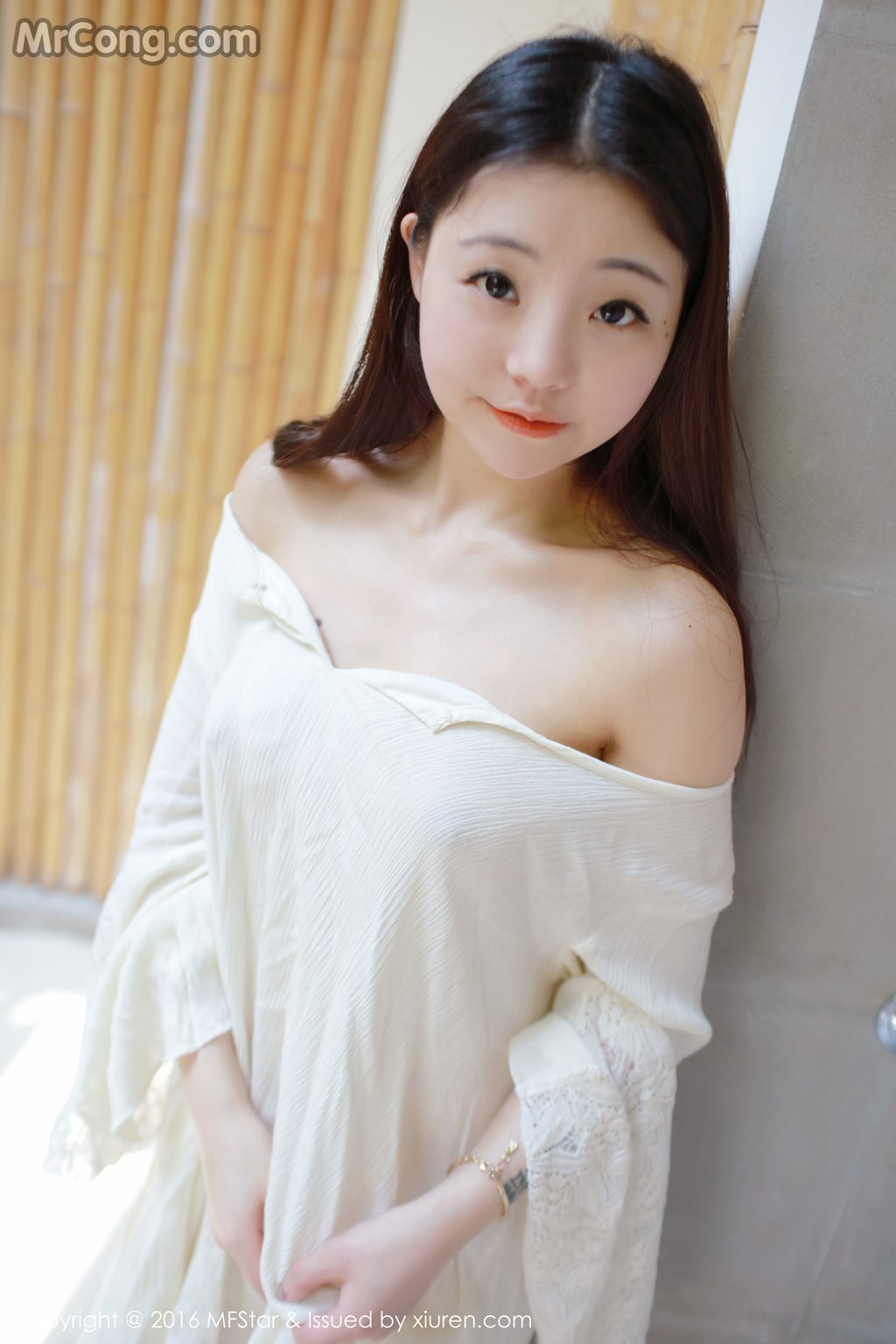 MFStar Vol.072: Model Bella (佘 贝拉) (54 photos)