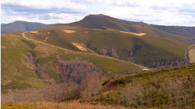 MIL Y UNA HISTORIAS Montederramo