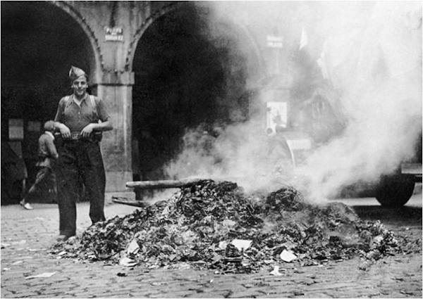 La quema de libros durante la guerra civil y la dictadura