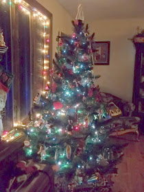Heirloom Decorated Christmas Tree with Lights 