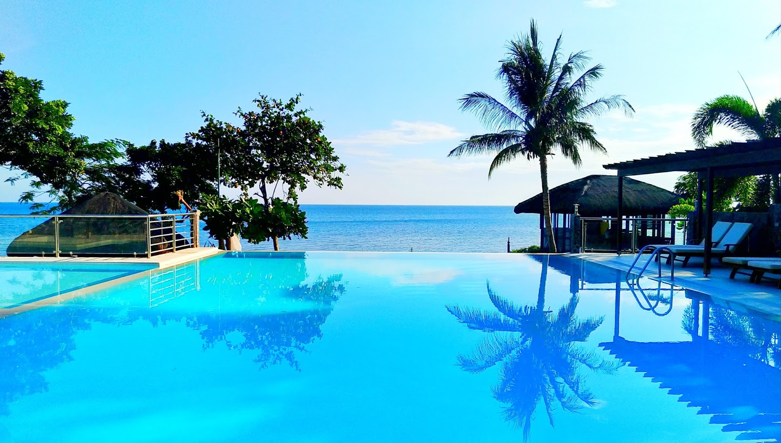 Palm Beach Resort In Laiya Batangas The Pinoy Traveler Of The Sea And Beachfront I Enjoyed Sitting Here While Drinking My Favorite Drinks Updating Social Networking Accounts Facebook Instagram