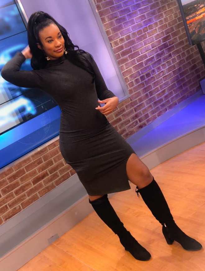 THE APPRECIATION OF NEWSWOMEN IN BOOTS BLOG AMANDA DEVOE IS