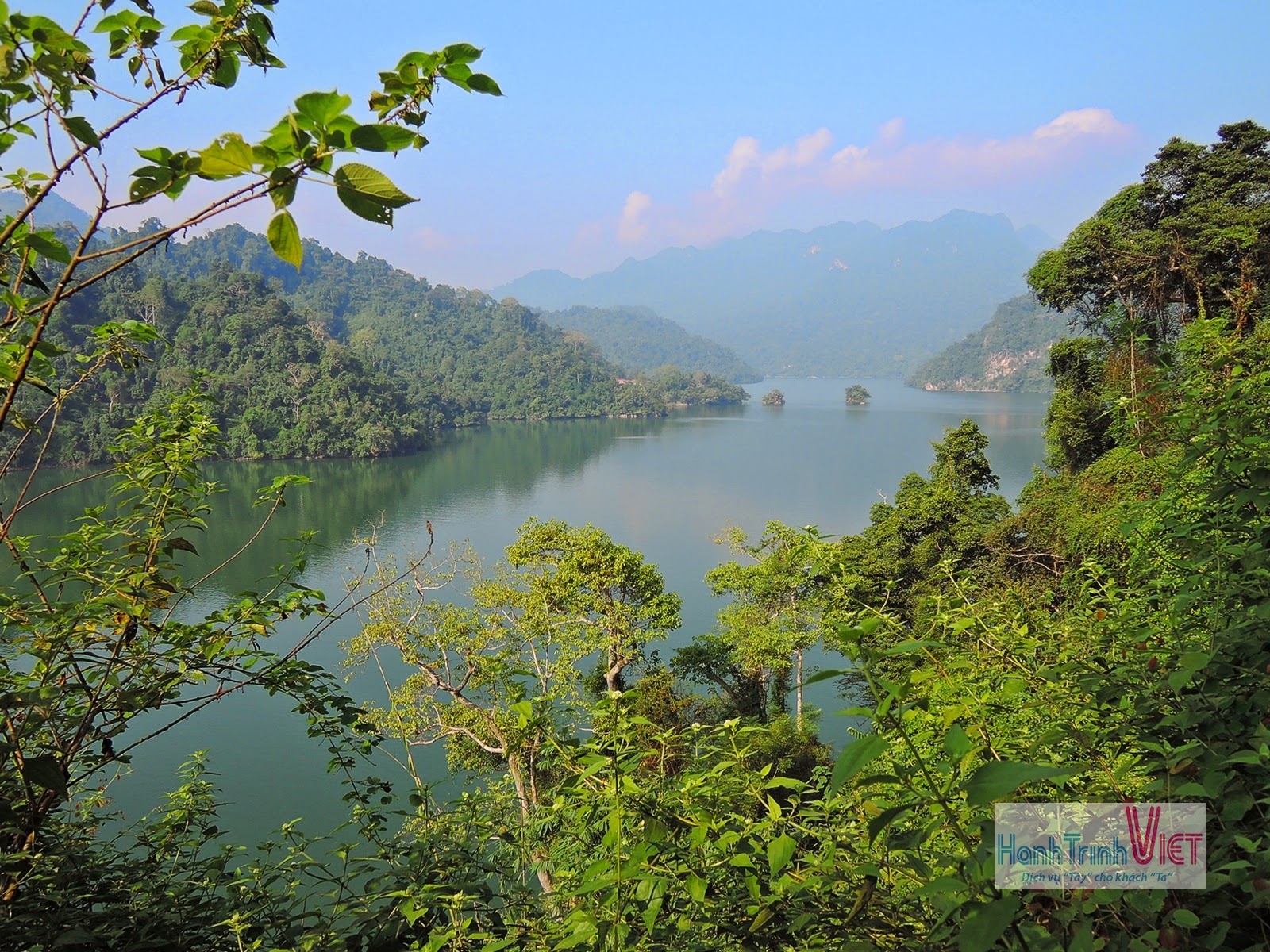 Tham quan Hồ Ba Bể ở Bắc Kan