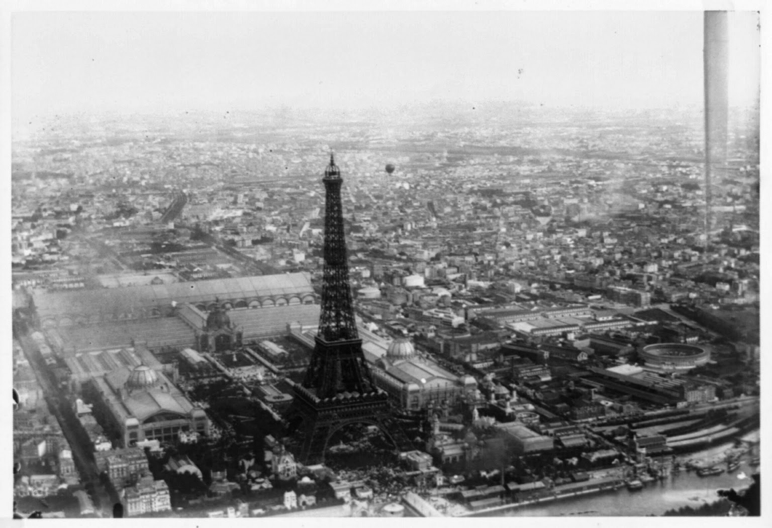 Франция мировая экономика. Эйфелева башня 1889. Эйфелева башня в Париже 1889 год. Всемирная выставка 1889 года в Париже. Эйфелева башня выставка 1889 года.
