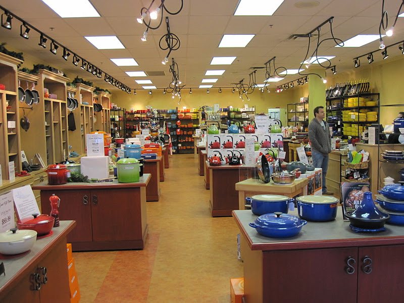 Le Creuset: Fashion Outlets of Chicago