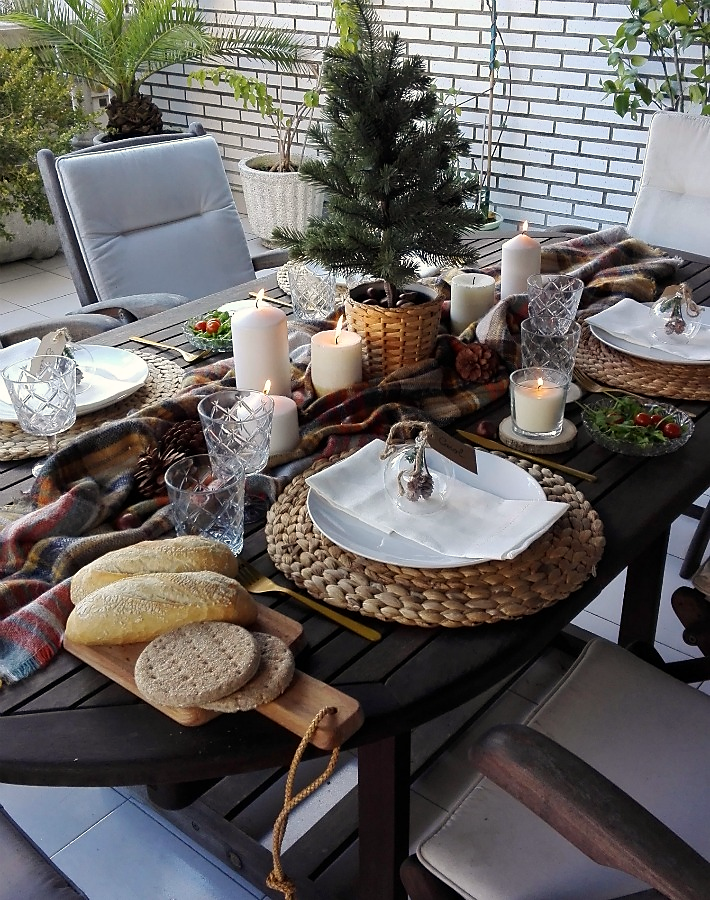 Mesa de invierno en la terraza