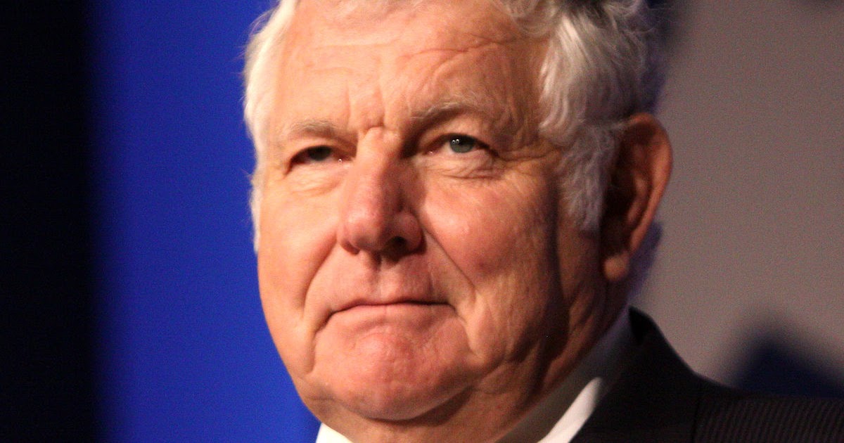 Njideka akunyili crosby. Элайза беннет. Уильям беннетт. J bennett. С.