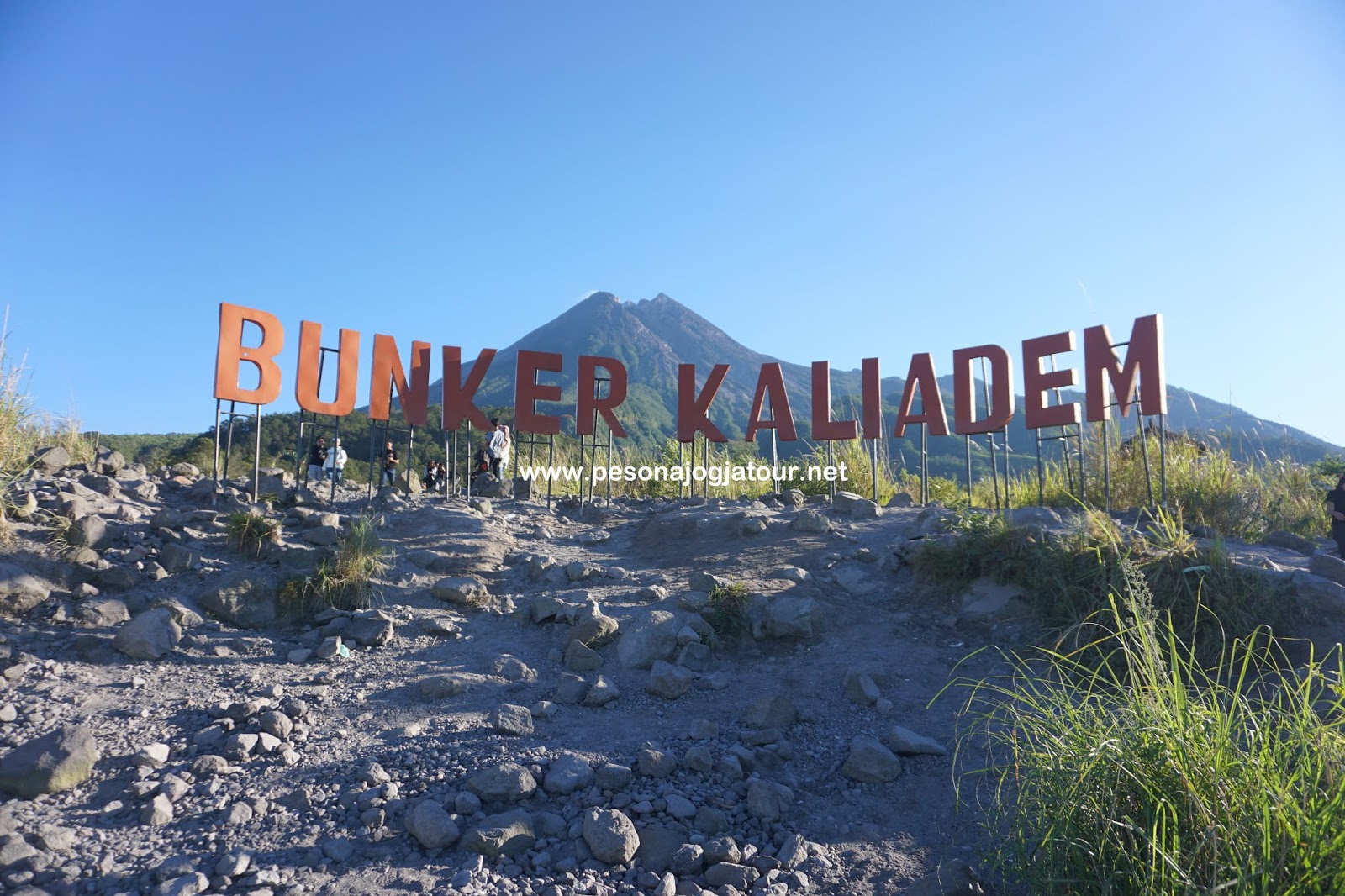 Bunker Kaliadem Jogja: Tiket Masuk Menikmati Lava Tour Jeep Merapi - Paket Wisata Jogja