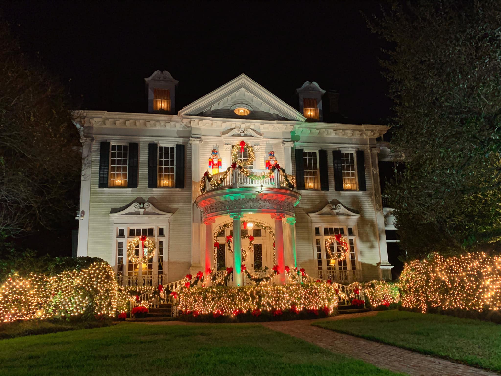The Uptown Acorn It's Christmas Time {St. Charles Avenue & Uptown Lights}
