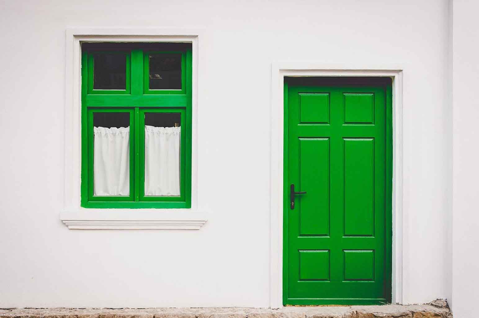 Signs That You Need to Replace Your Doors and Windows