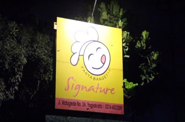 Kamu ingin coba makanan lain yang enak di jogja, silahkan mampir di Pasta Signature. Tempat makan enak di jogja ini menyajikan suasana yang alami Kamu ingin coba makanan lain yang enak di jogja, silahkan mampir di Pasta Signature. Tempat makan enak di jogja ini menyajikan suasana yang alami