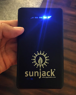 sunjack 8000mAh battery LED indicators