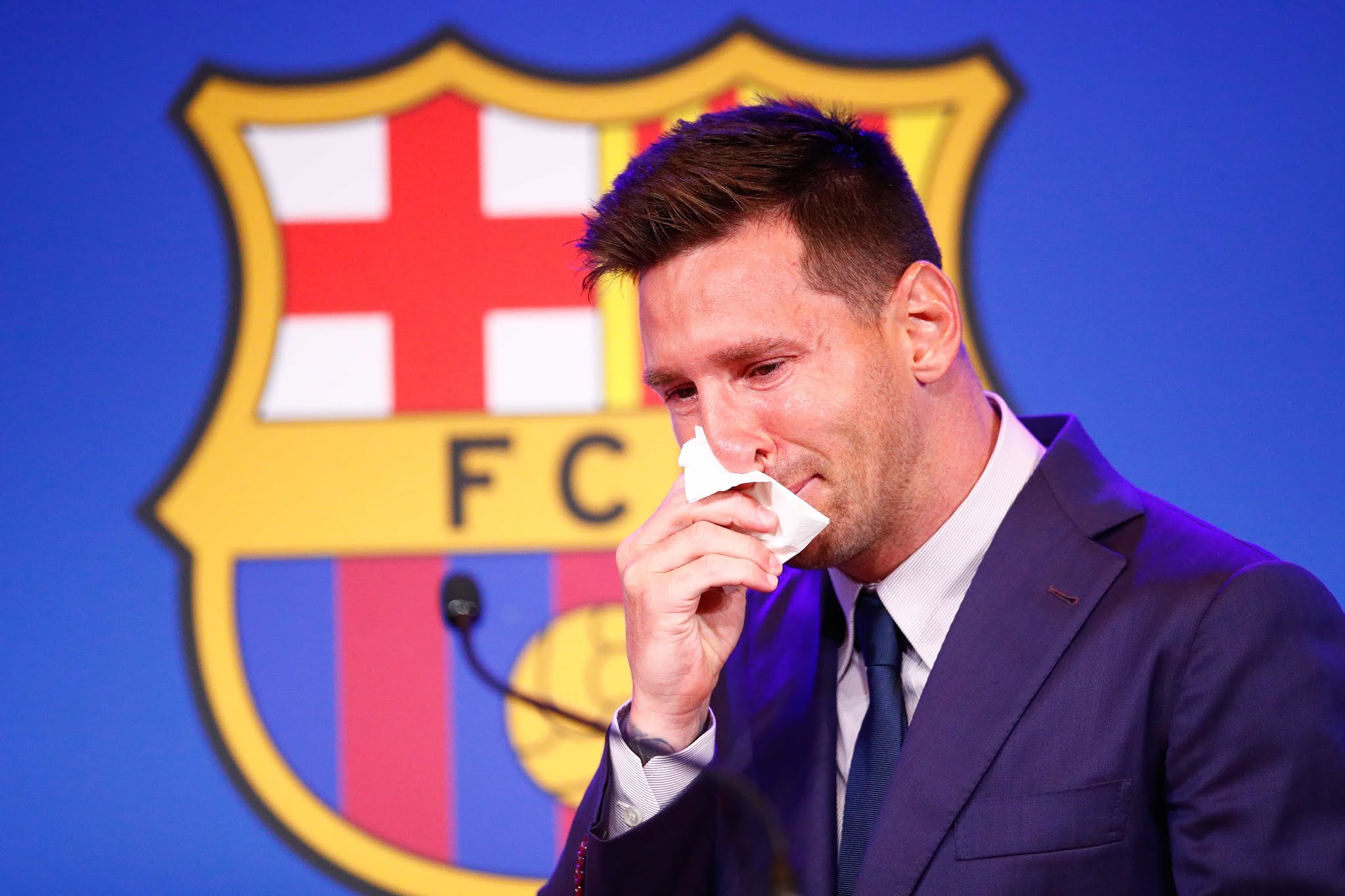 Messi se despide de Barcelona con mucha tristeza y admite que PSG es una posibilidad