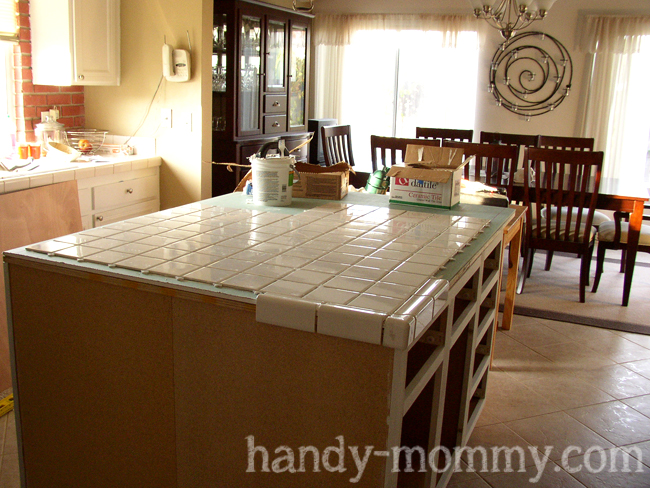 Handy Mommy: DIY Kitchen Island