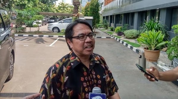 Khawatir Indonesia Tak Selamat, Ade Armando: Kita Harus Mengkritik Jokowi