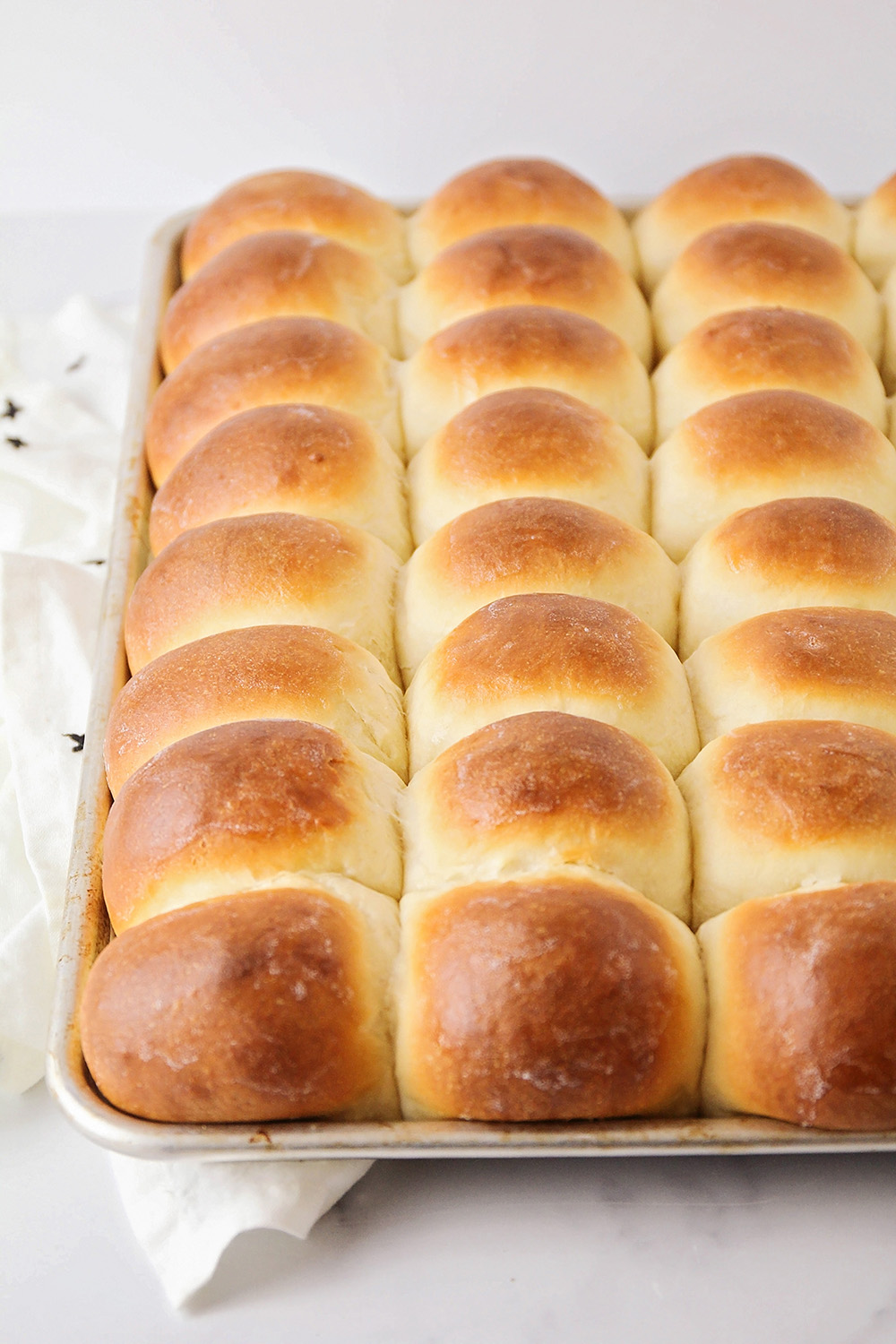 These light and soft pull-apart rolls are so delicious, and easy to make, too! They're the perfect dinner roll!