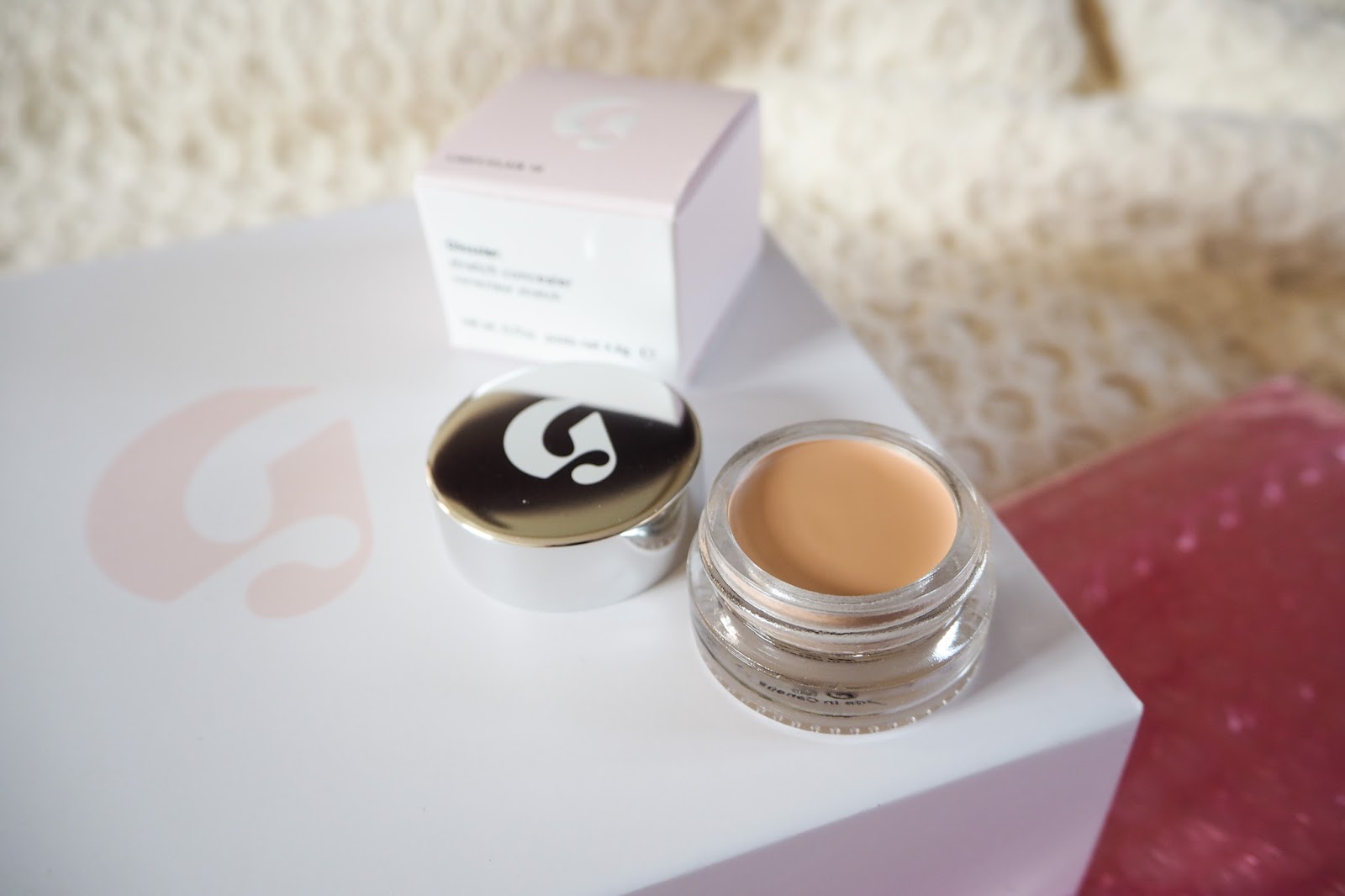 Glossier Stretch Concealer in Light