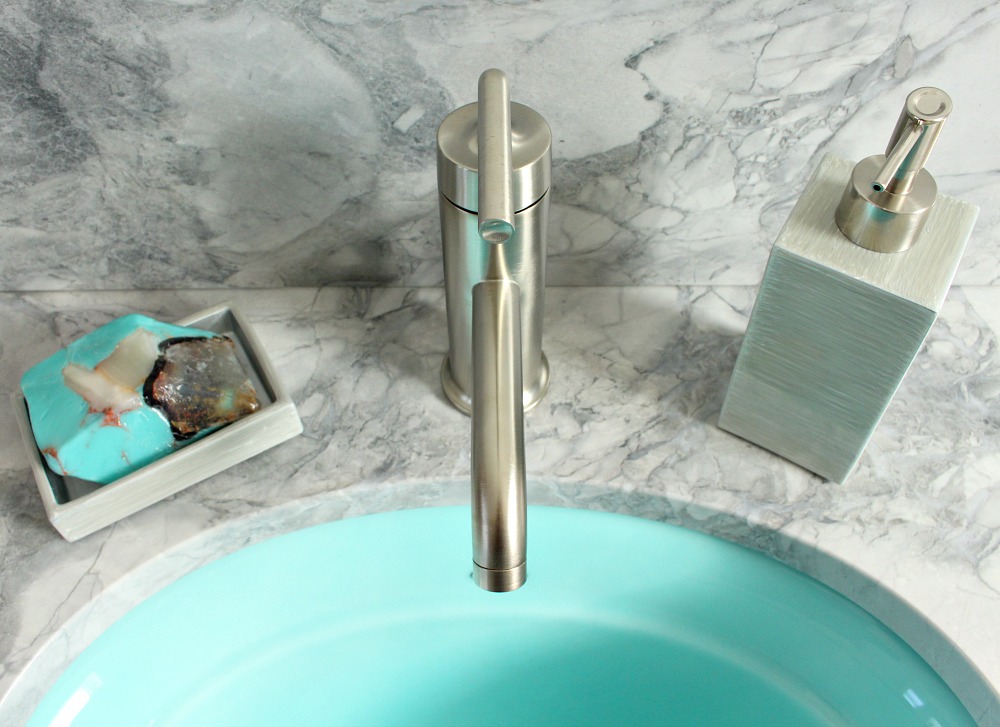 Aqua sink grey counter Aqua sink grey counter