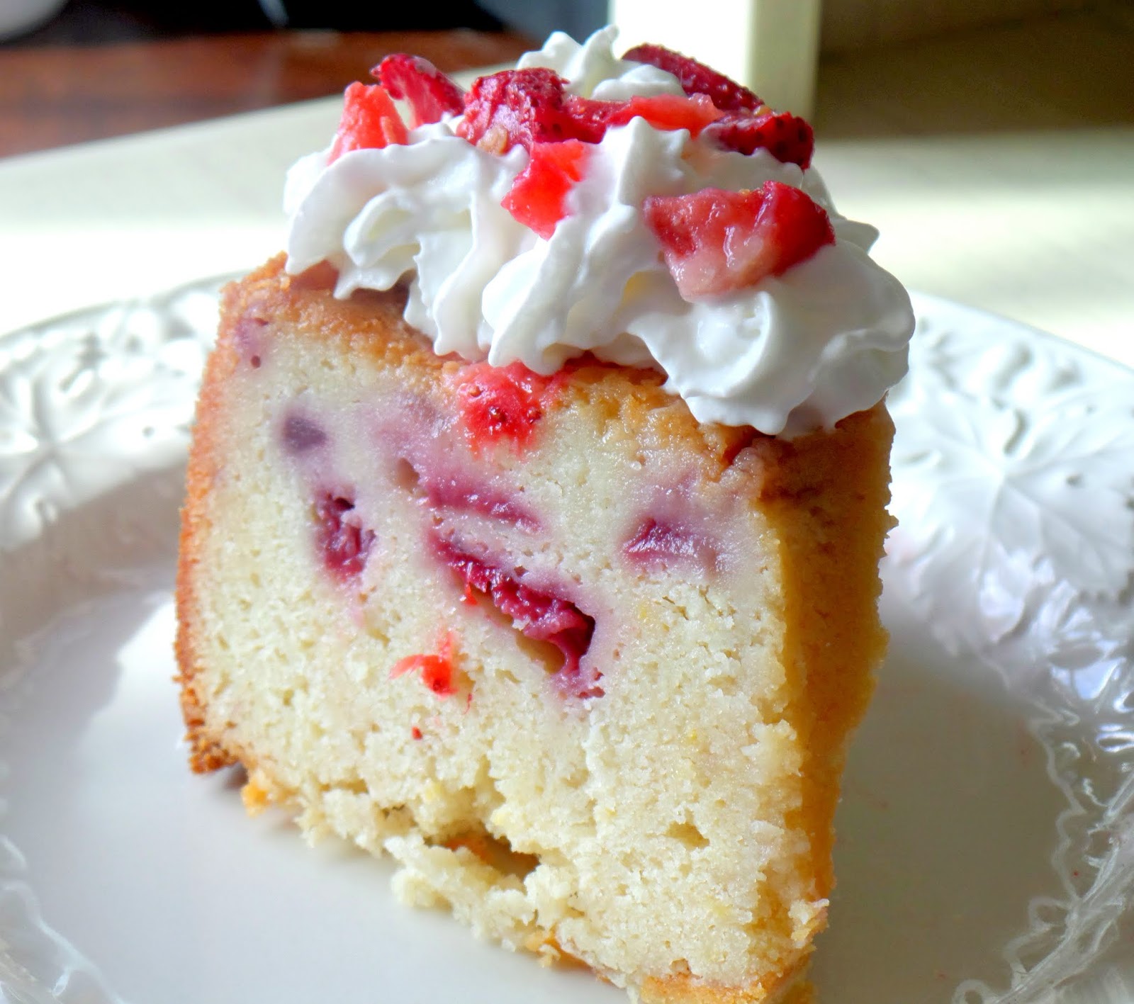 Home Blog Strawberry Cream Cake
