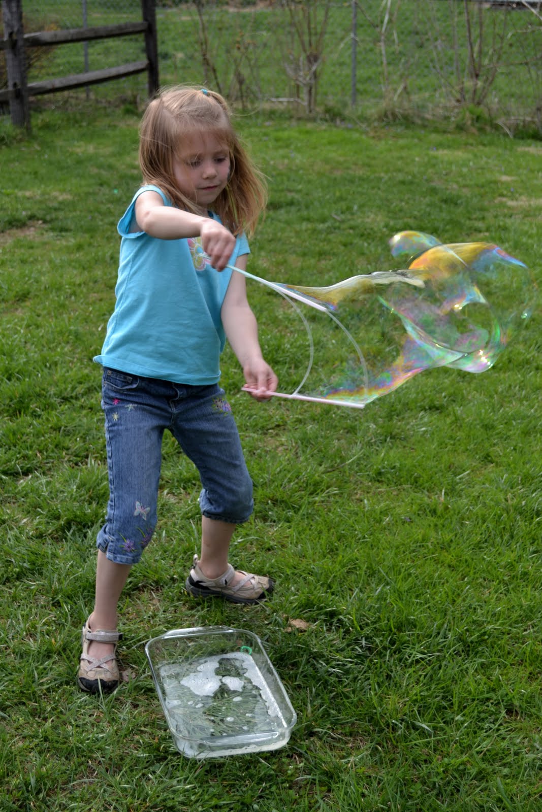 Homemade Bubble making recipe and easy DIY bubble wands!