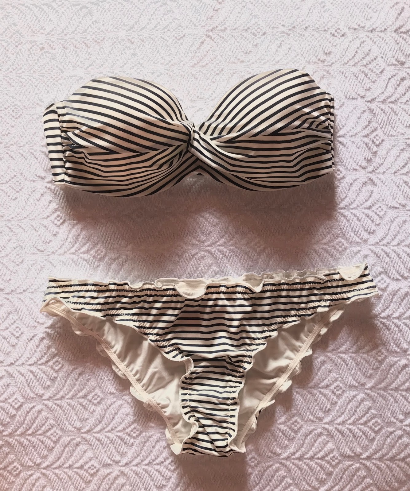 Bikinis palabra de honor