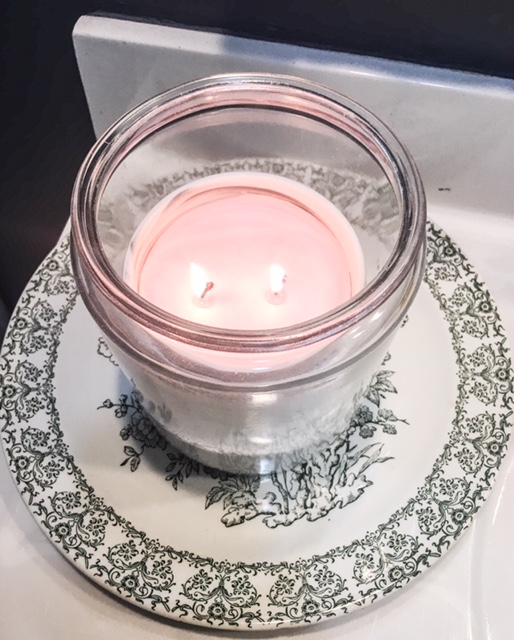 candle in a jar to make it larger