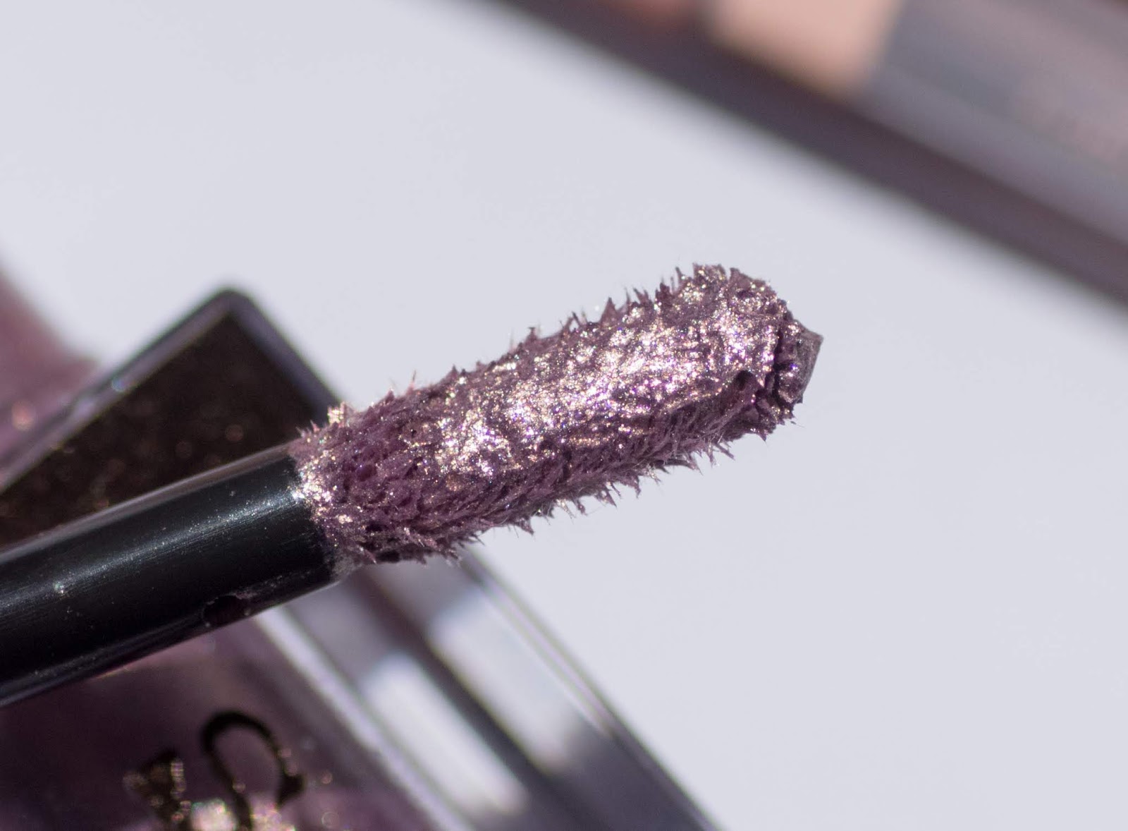 Stila Shimmer and Glow Liquid Eyeshadow in Cloud and Kitten Review