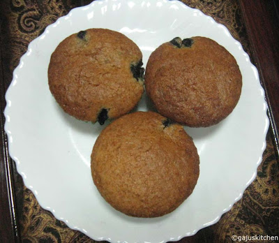 Eggless Blueberry muffins