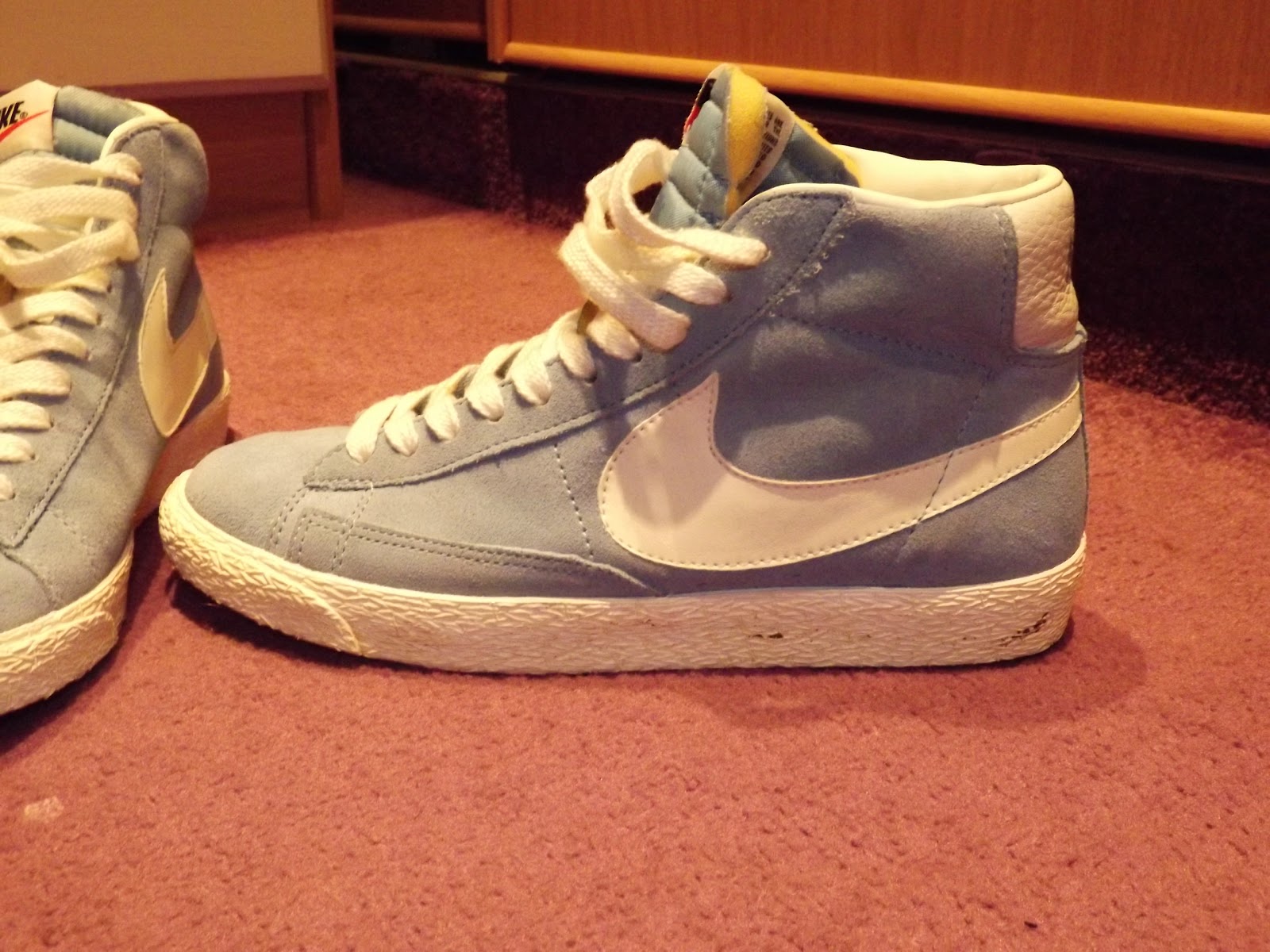 hilly: Light blue Nike blazers