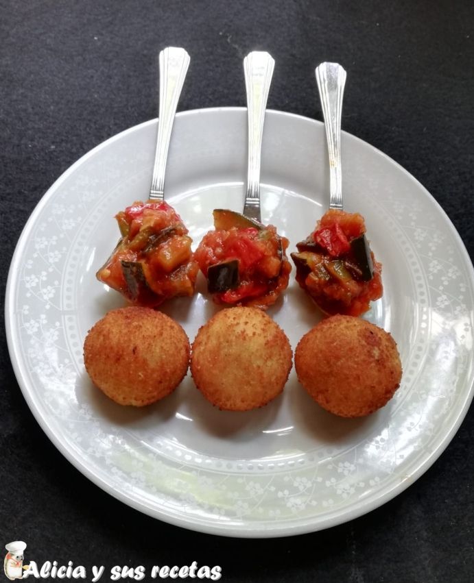 CROQUETAS PICANTITAS DE BACALAO Y GAMBAS