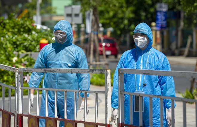 Một người tham gia chống dịch bị nhiễm SARS-CoV-2 Một người tham gia chống dịch bị nhiễm SARS-CoV-2