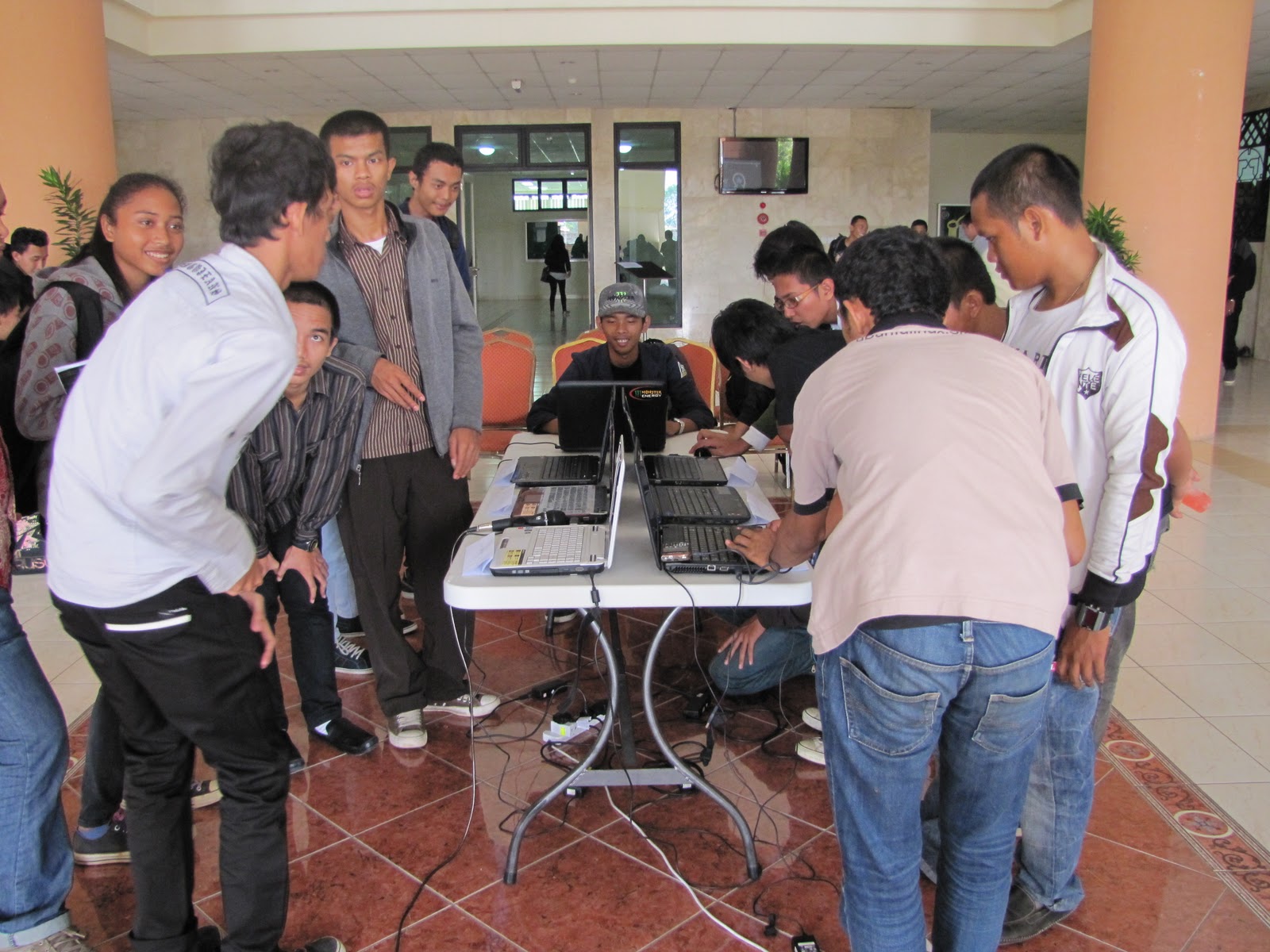Demo Linux @ Politeknik Negeri Batam - Batam Linux User Group