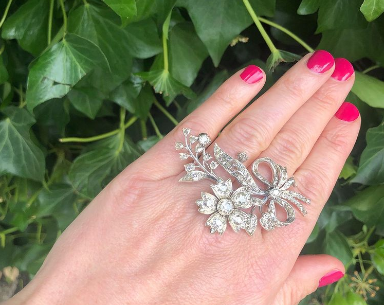 3 Reasons Why Brooches are Back in Fashion