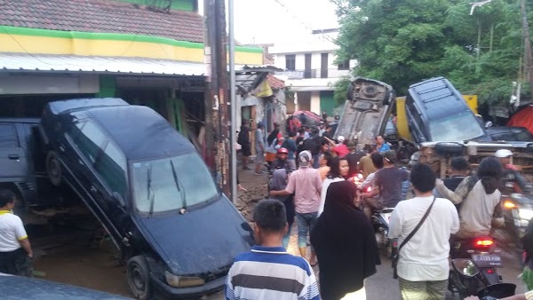 Korban Tewas Akibat Banjir Terbanyak di Jabar, Kok Ridwan Kamil Nggak Dibully?