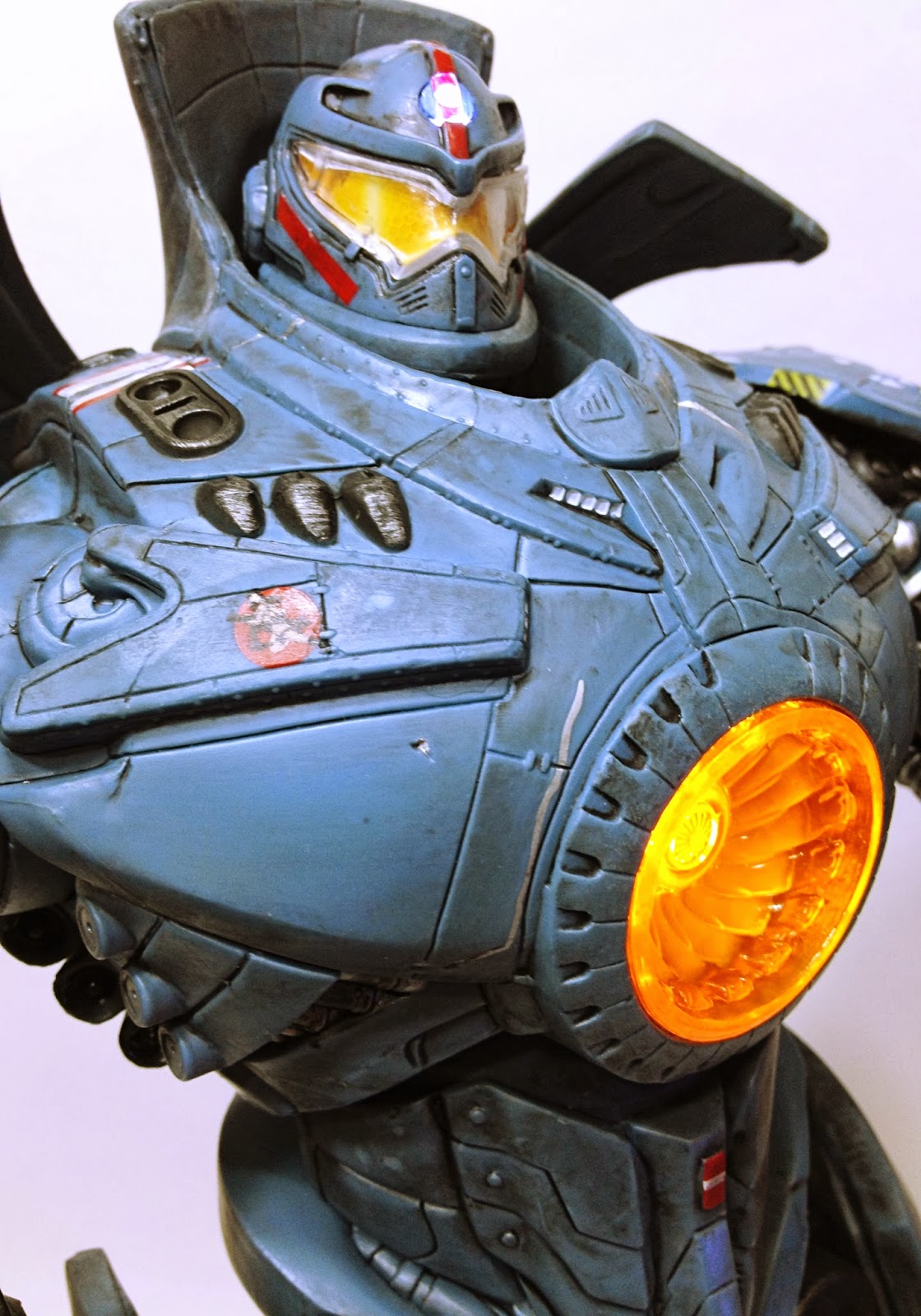 Combo&amp;#39;s Action Figure Review: Gipsy Danger: Pacific Rim (NECA)