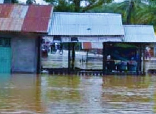 Akibat Longsor dan Banjir, PLN Padamkan Listrik di Anambas Akibat Longsor dan Banjir, PLN Padamkan Listrik di Anambas