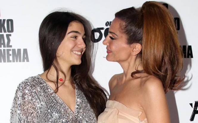 Δέσποινα Βανδή: Τραγουδά Lady Gaga με την κόρη της, Μελίνα (Video)