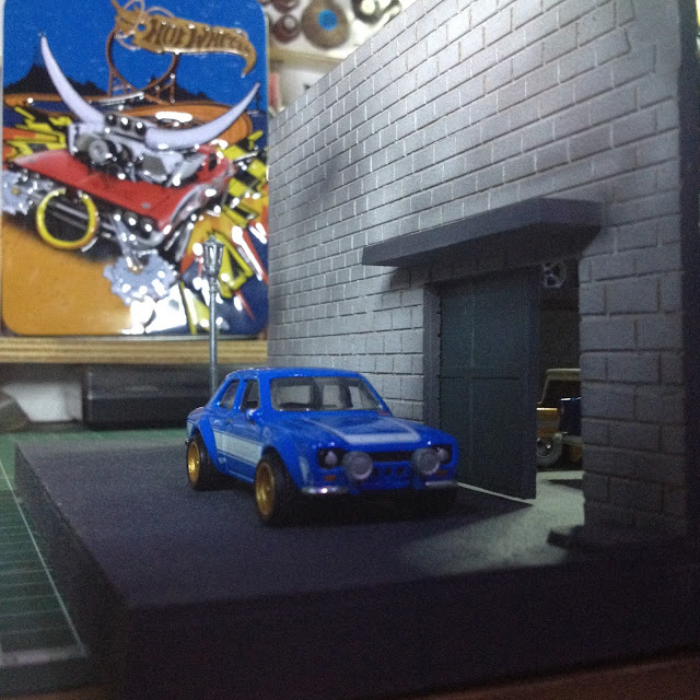 Hot wheels garage diorama by Customslim Hobbies