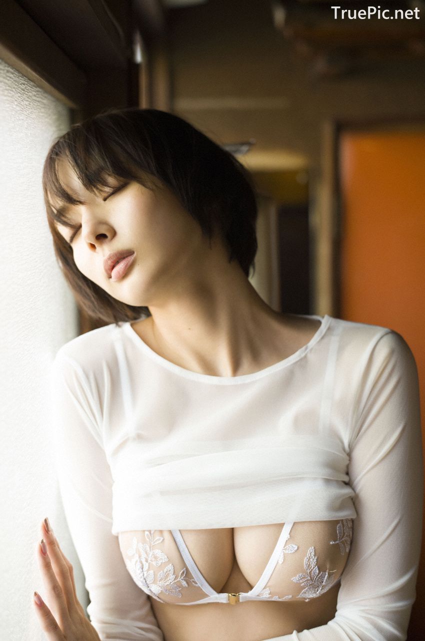 Image-Japanese-Model-Sayaka-Okada-What-To-Do-When-Its-Too-Hot-TruePic.net- Picture-6