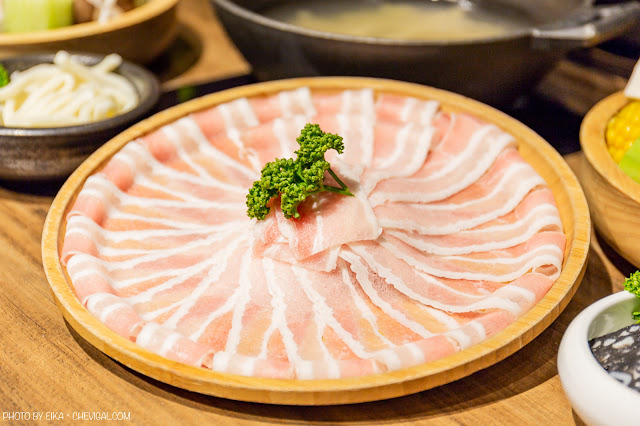 台中海線火鍋新選擇！尚石苑石頭火鍋食材新鮮還免服務費，人潮滿滿趕緊先來卡位！